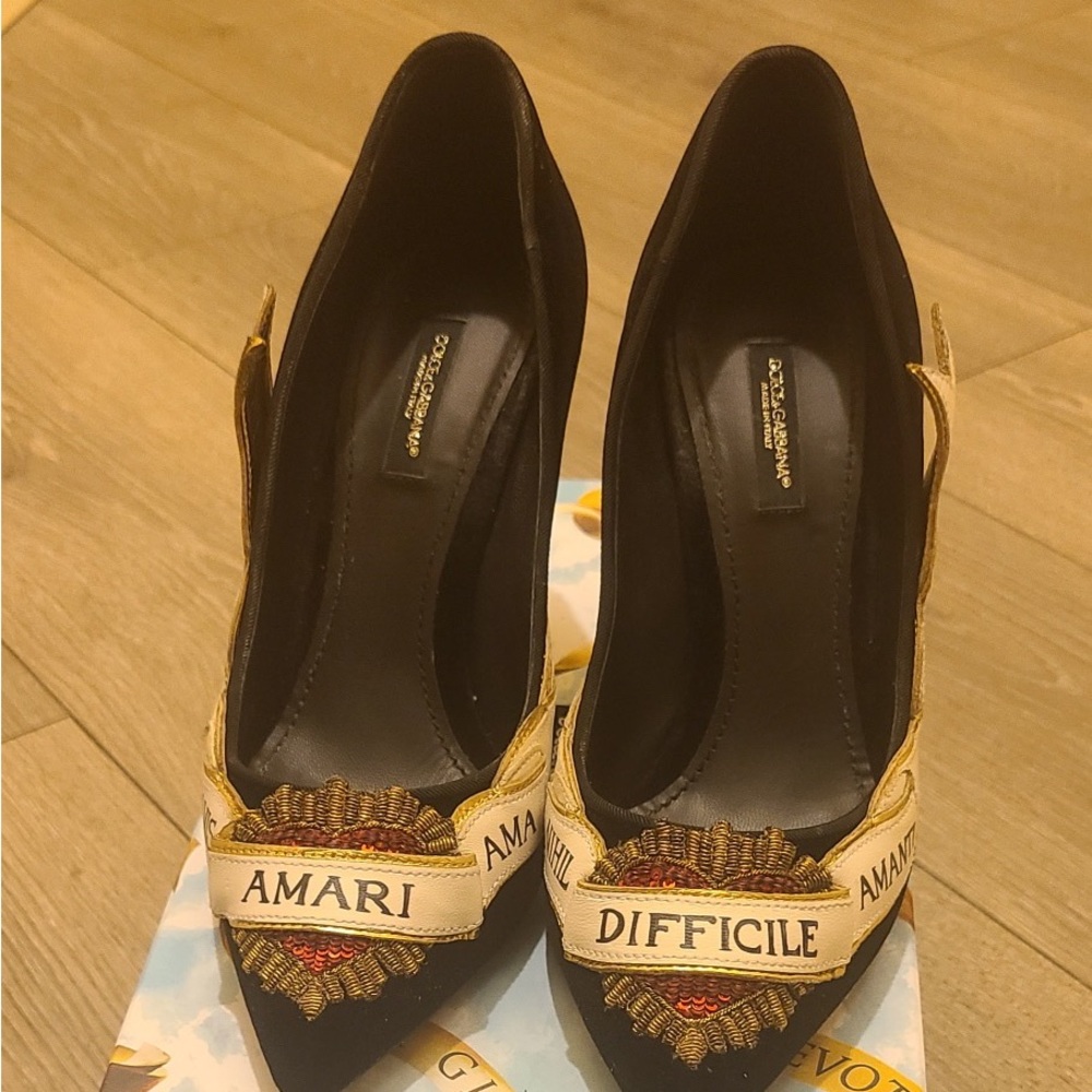 Dolce & Gabbana Velvet Sacred Heart Amanti Embroidered Pumps